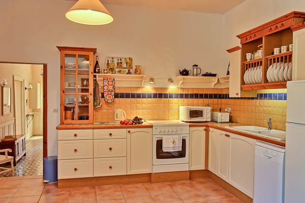 2311.kitchen.jpg
